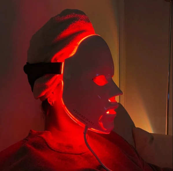 Dermalux Pro® ✨ Tecnología LED Profesional para una piel más joven, luminosa y saludable.